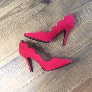 Fabulous Chinese Laundry Suede Heels Crimson